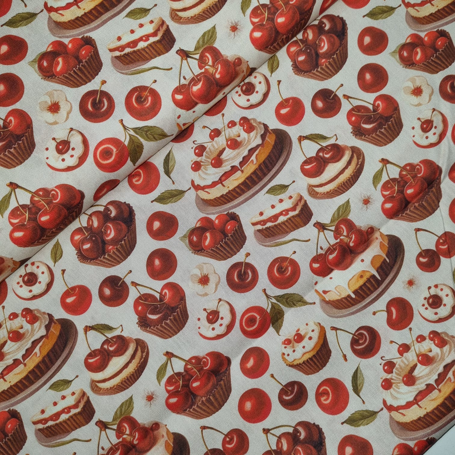 Tecido Tricoline Digital Bolos e Cerejas