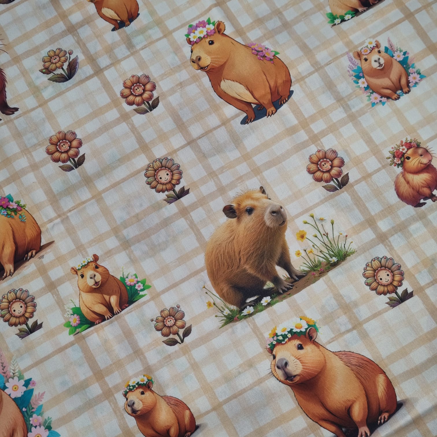 Tecido Tricoline Digital Capivaras e Flores