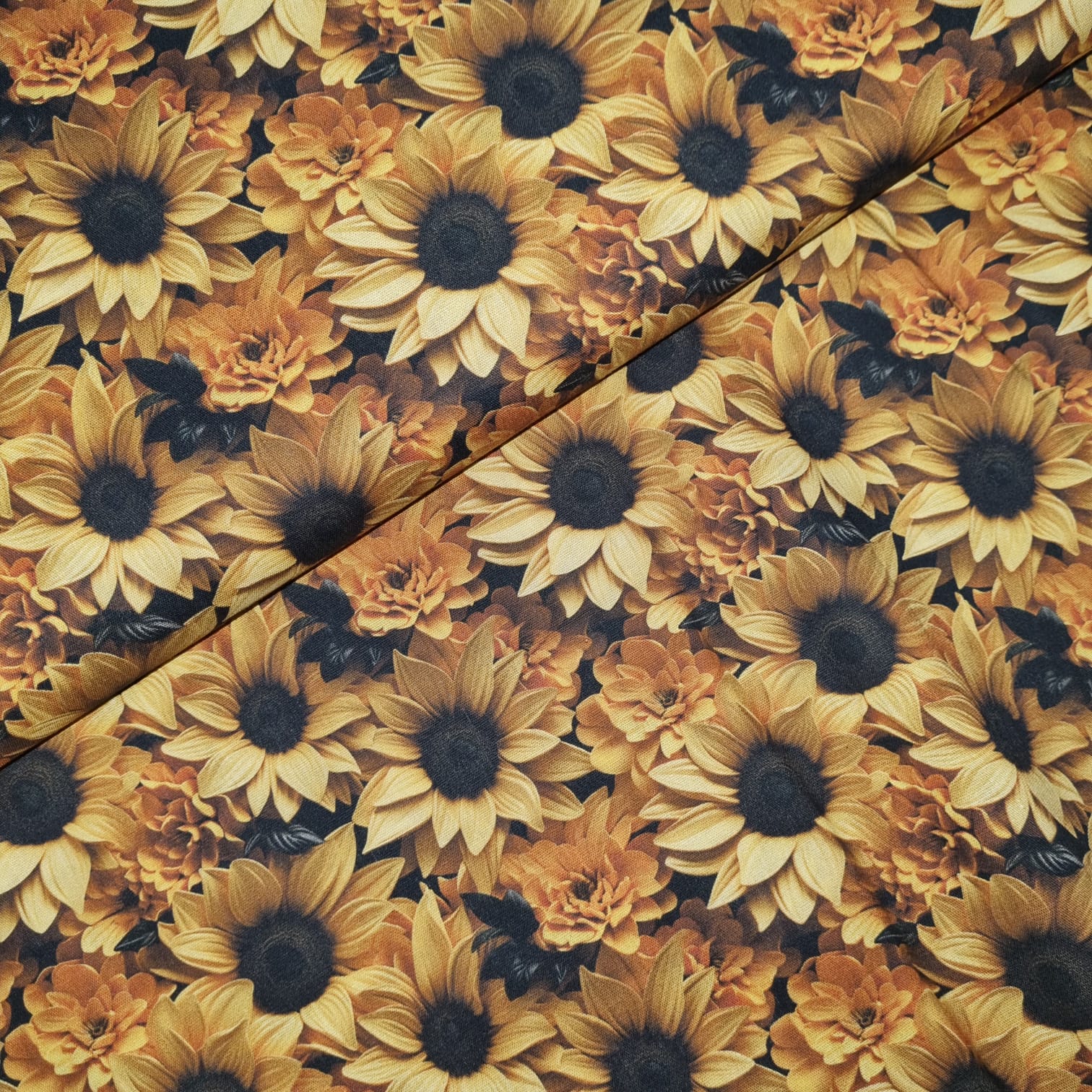 Tecido Tricoline Digital Girassóis fd Preto