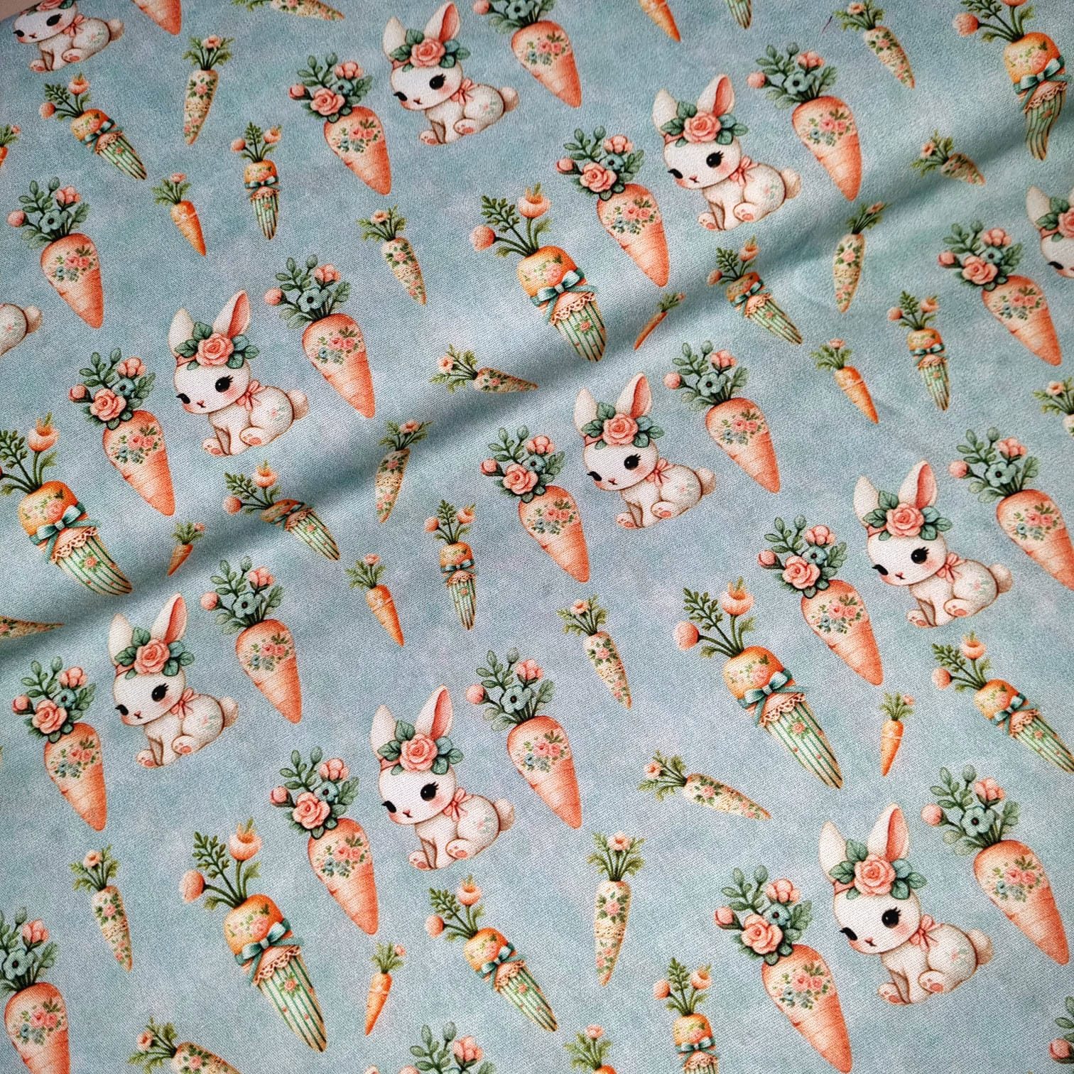 Tecido Tricoline Digital Pascoa Coelhinhas e Cenouras Florais 