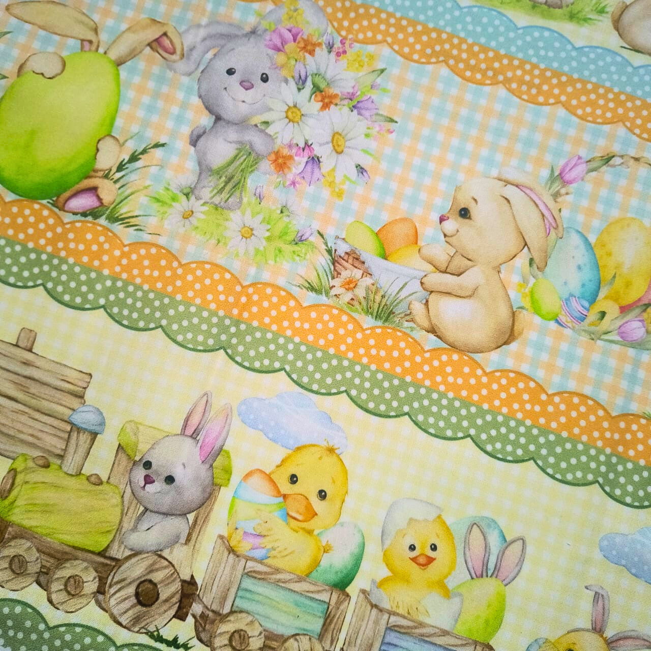 Tecido Tricoline Digital Pascoa Barrados Coelhos e Pintinhos