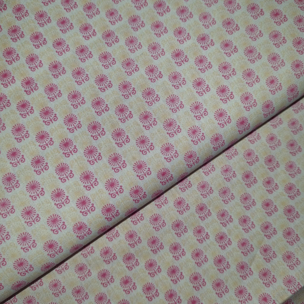 Tecido Tricoline Floral Aurora