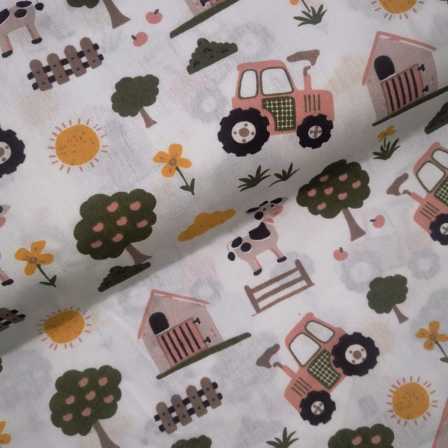 Tecido Popeline Animais da Fazenda Cor de Rosa