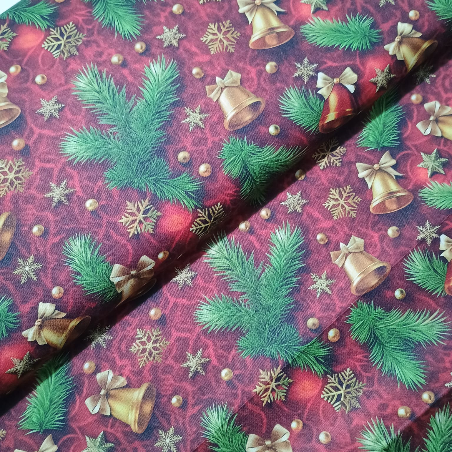 Tecido Tricoline Natalino Ramos e Laços fd Vermelho