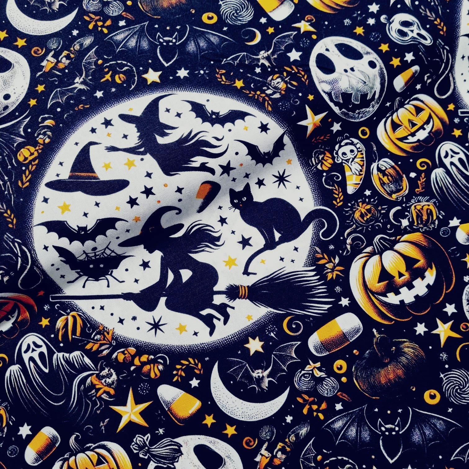 Tecido Tricoline Halloween Bruxinha e Gatinho
