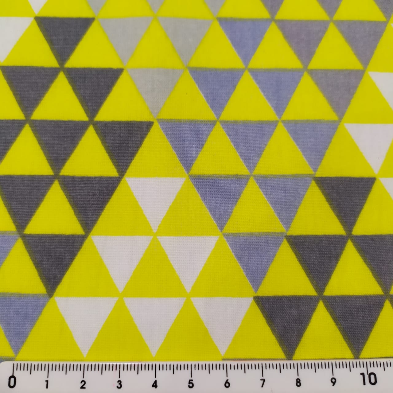 Tecido Tricoline Triangulo Amarelo/Cinza