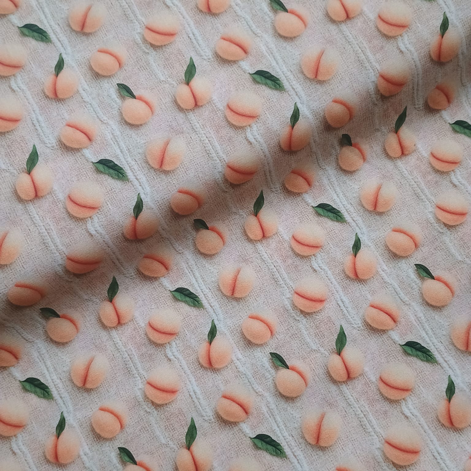 Tecido Tricoline Digital Pessêgos em Crochê 