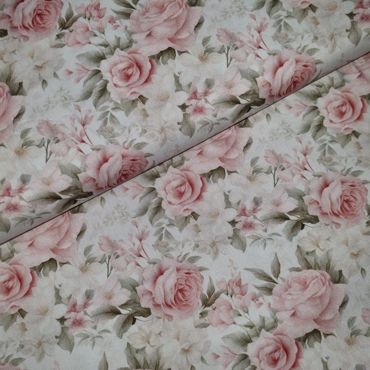 Tecido Tricoline Coleção Jardim Romântico Rosas em Salmão e Branco 3