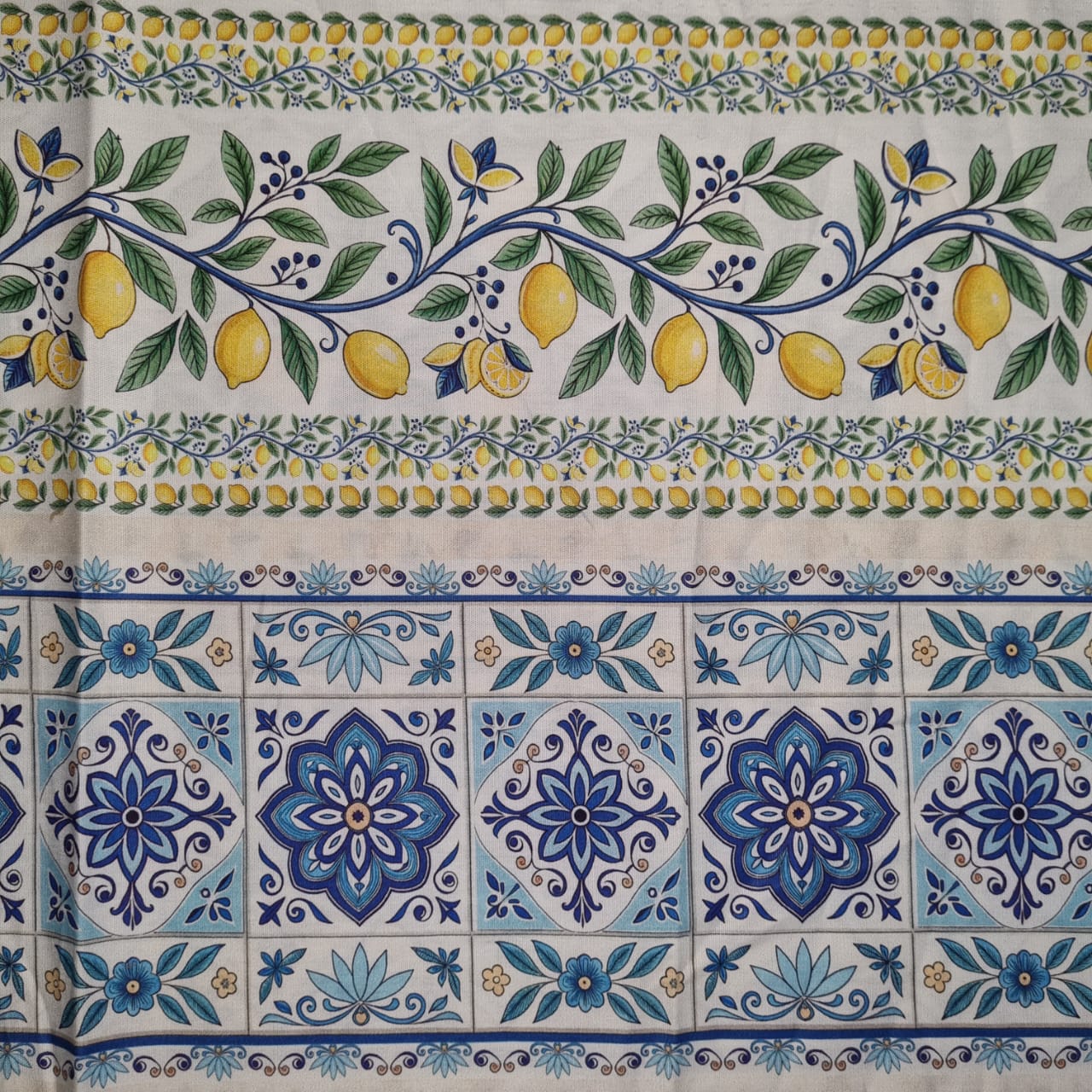 Tecido Tricoline Digital Barrado Limões Sicilianos e Azulejos