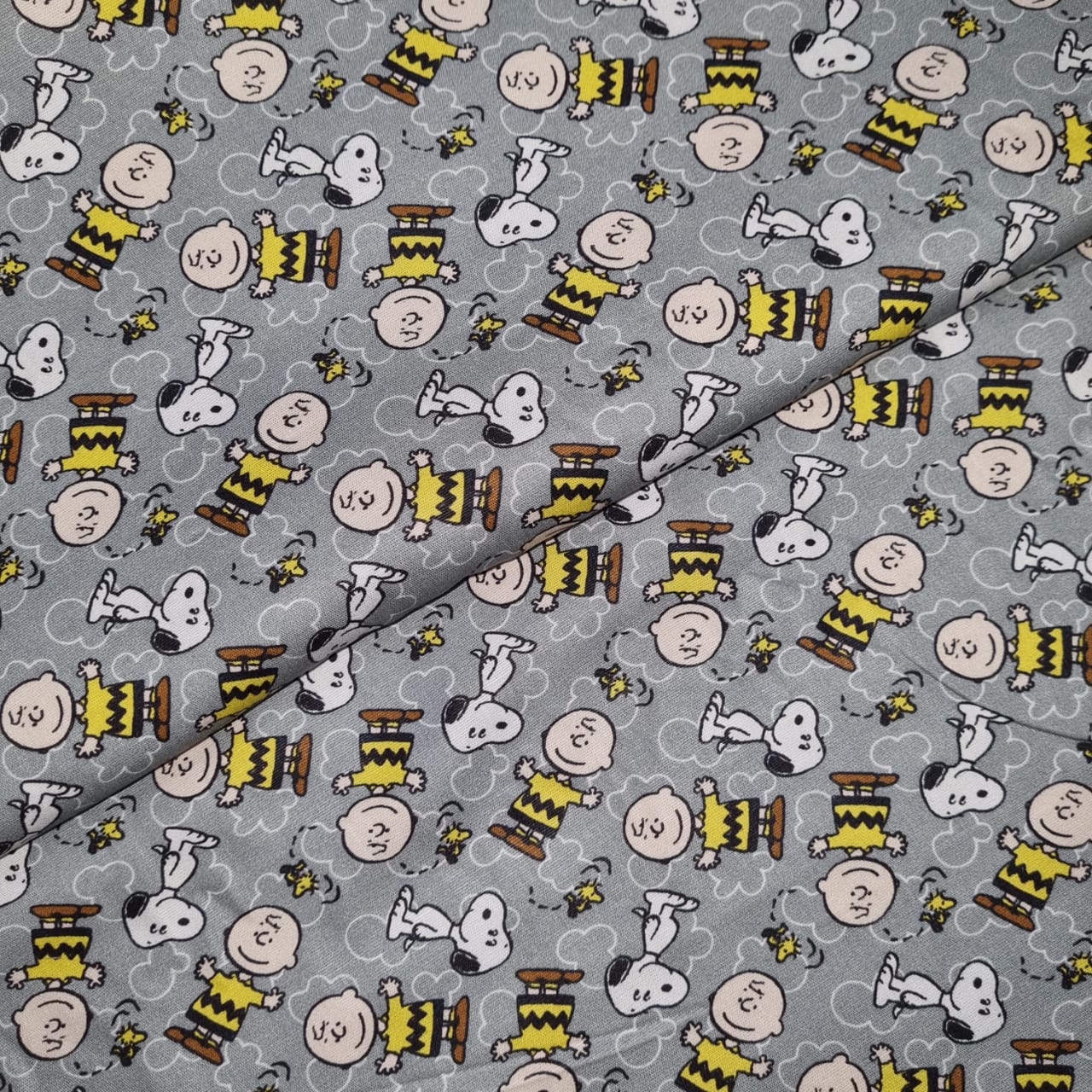 Tecido Tricoline Digital Circulo Charlie Brown e Snoopy