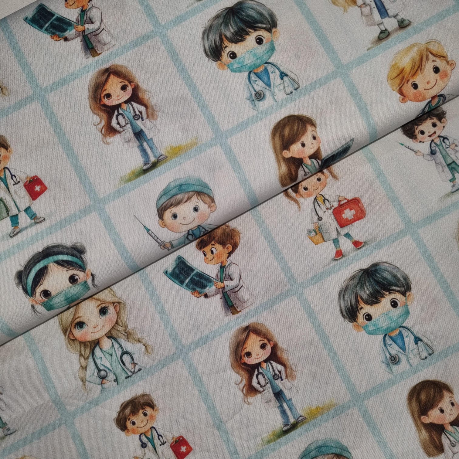 Tecido Tricoline Digital Coleção Profissões Quadros Médicos