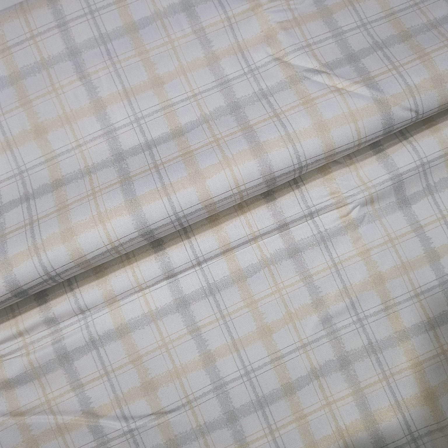 Tecido Tricoline Digital  Coleção Raios de Sol Fd Xdrez