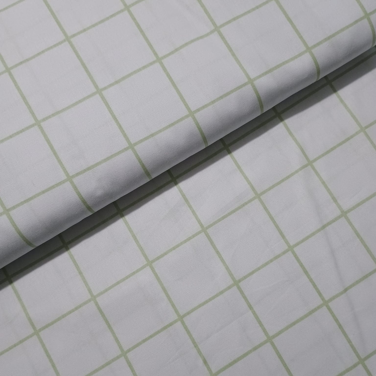 Tecido Tricoline Grid Verde Fundo Branco