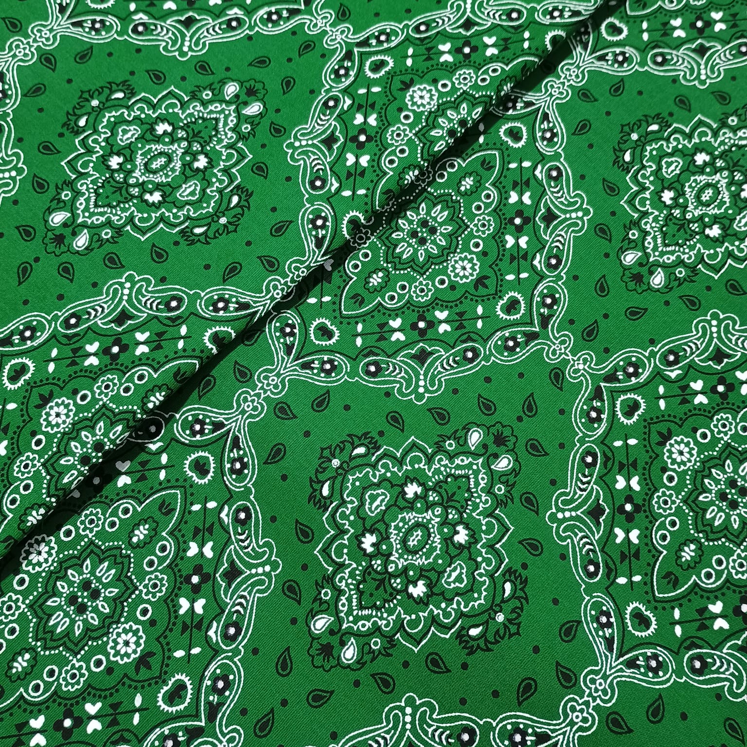Tecido Tricoline Bandana Verde