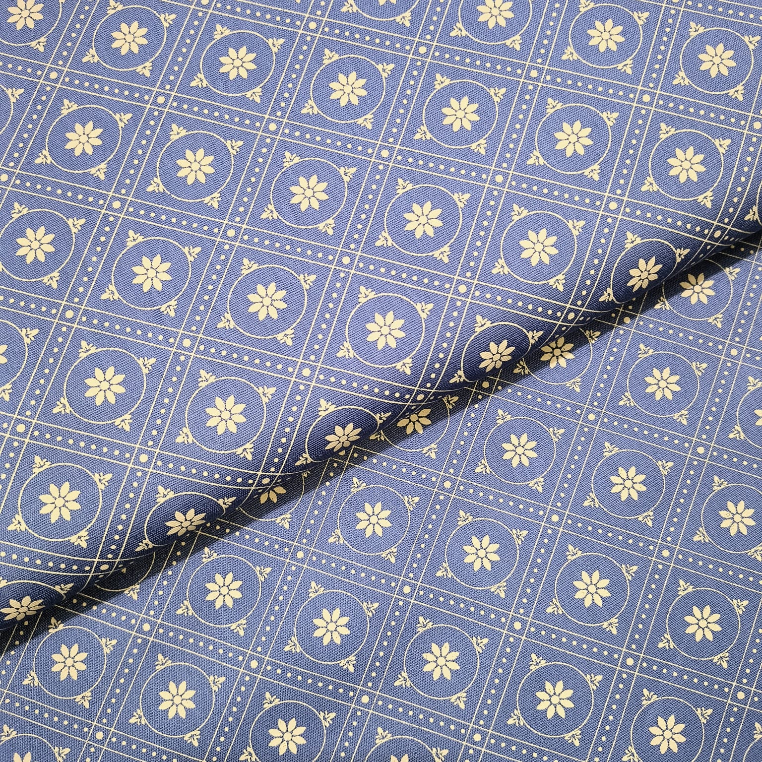 Tecido Tricoline Geométrico Floral azul