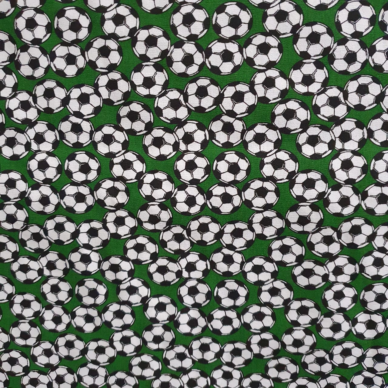 Tecido Tricoline Bolas de Futebol Verde