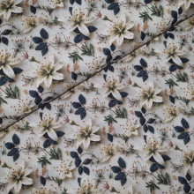 Tecido Tricoline Digital Floral Lírios Brancos e Azul Noite