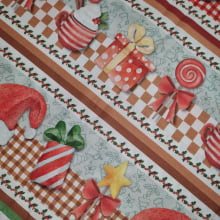 Tecido Digital Barrado Presentes e Doces Natalinos